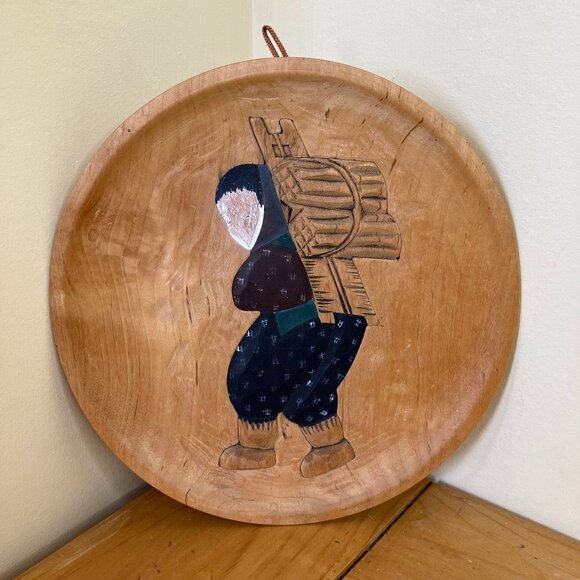 Folk Art Wooden Carving The Wood Carrier Vintage Decorative Wall Hanging Plate - Picture 1 of 4